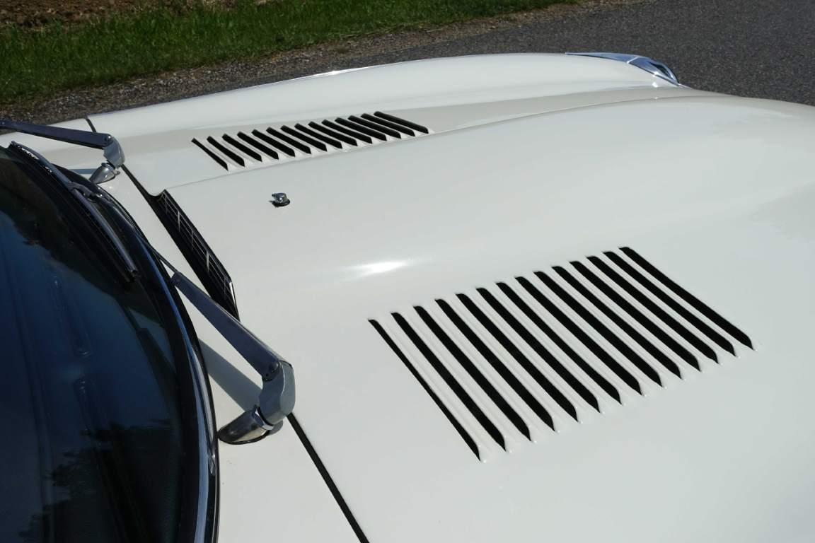 Jaguar E-Type S2+2 4,2 1970 796 Rare Care Assets Jaguar E-Type S2+2 4,2 1970 796 Rare Care Assets