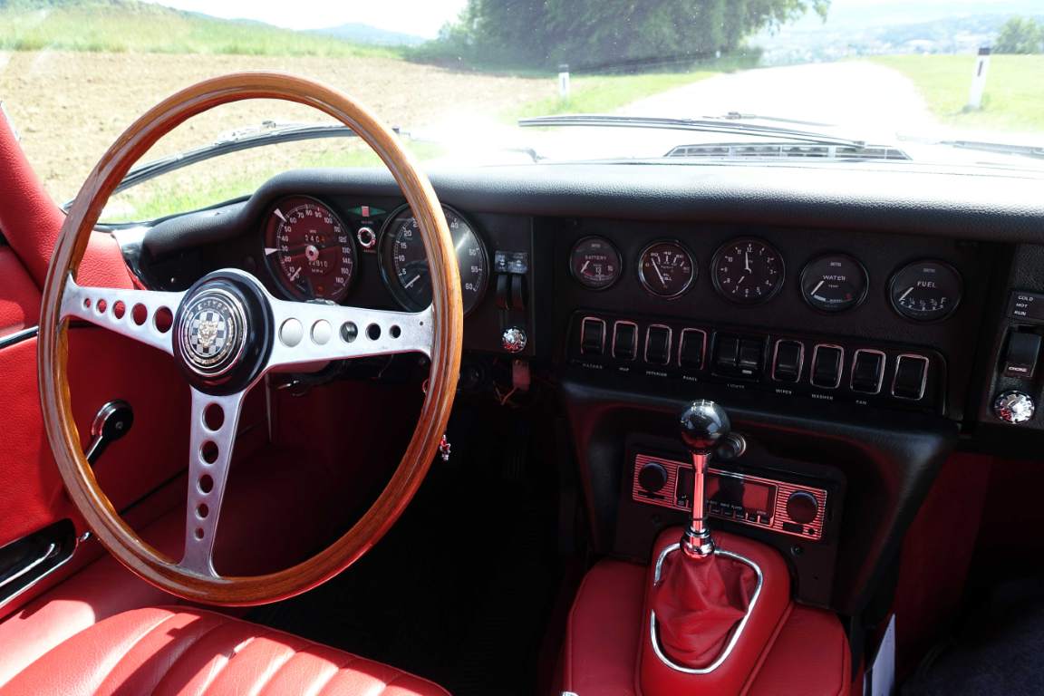 Jaguar E-Type S2+2 4,2 1970 801 Rare Care Assets Jaguar E-Type S2+2 4,2 1970 801 Rare Care Assets