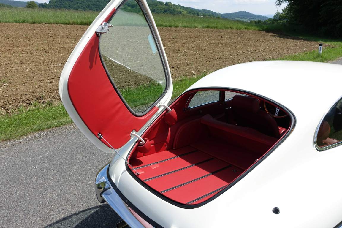 Jaguar E-Type S2+2 4,2 1970 821 Rare Care Assets Jaguar E-Type S2+2 4,2 1970 821 Rare Care Assets