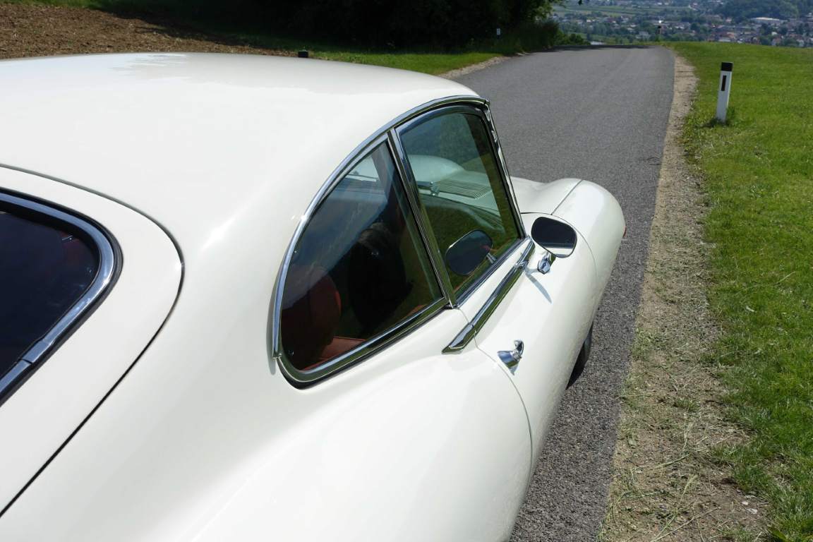 Jaguar E-Type S2+2 4,2 1970 828 Rare Care Assets Jaguar E-Type S2+2 4,2 1970 828 Rare Care Assets