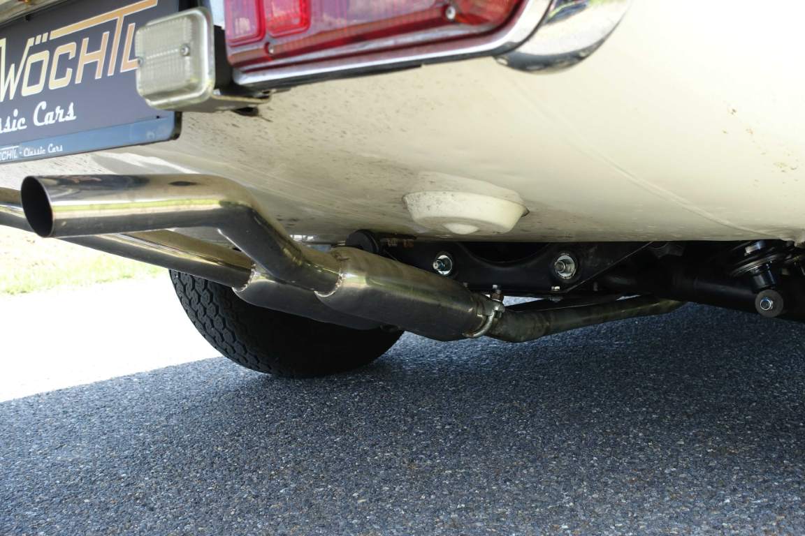 Jaguar E-Type S2+2 4,2 1970 831 Rare Care Assets Jaguar E-Type S2+2 4,2 1970 831 Rare Care Assets